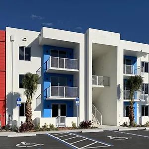  Apartment Chic Spacious 2 Bedroom With Amenities United States